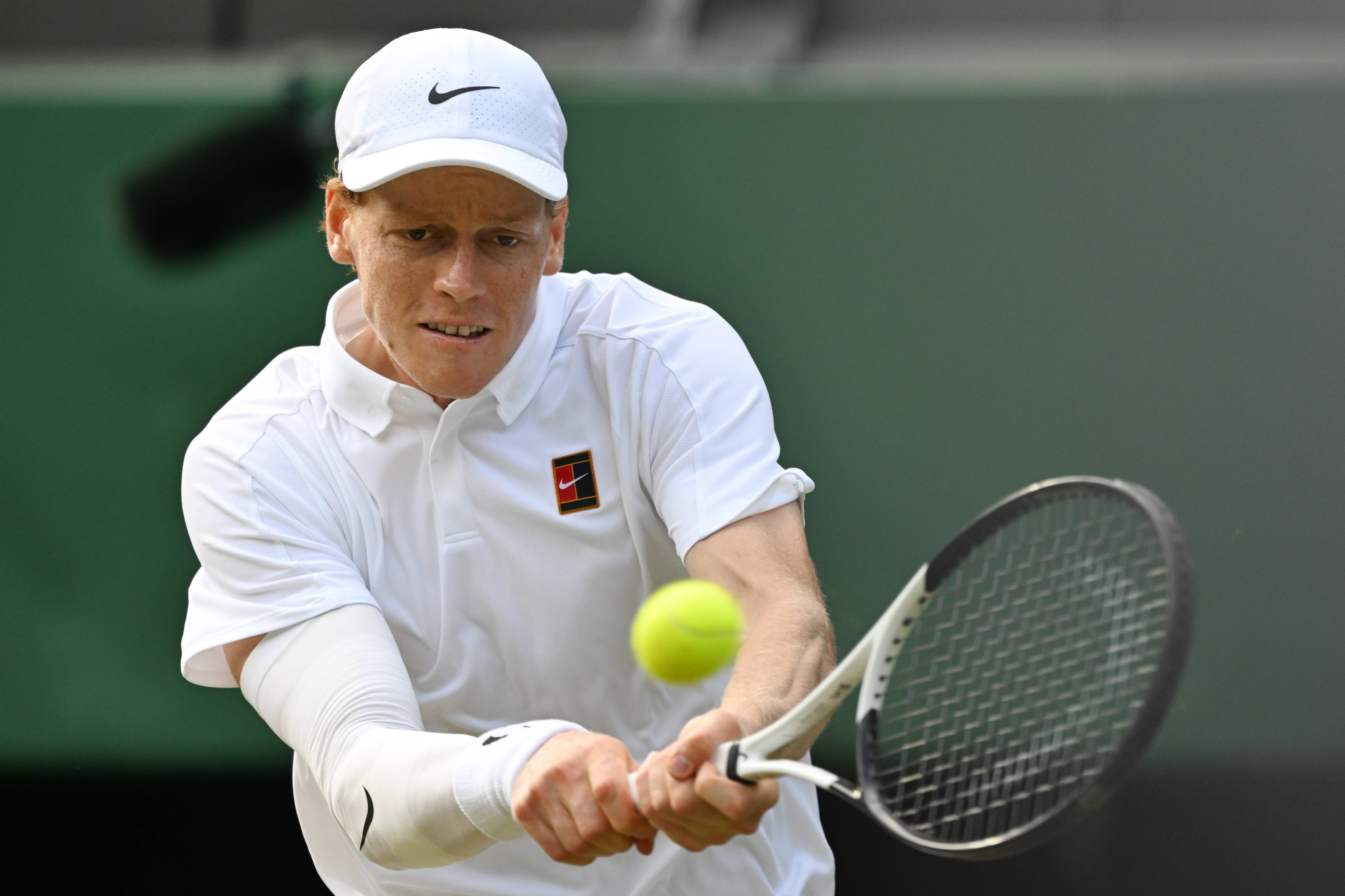 温网险胜年终总决赛，辛纳统治全场