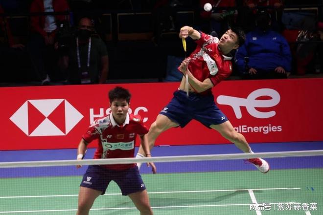 法国队碾压丹麦队，黄鸭组合点燃赛场