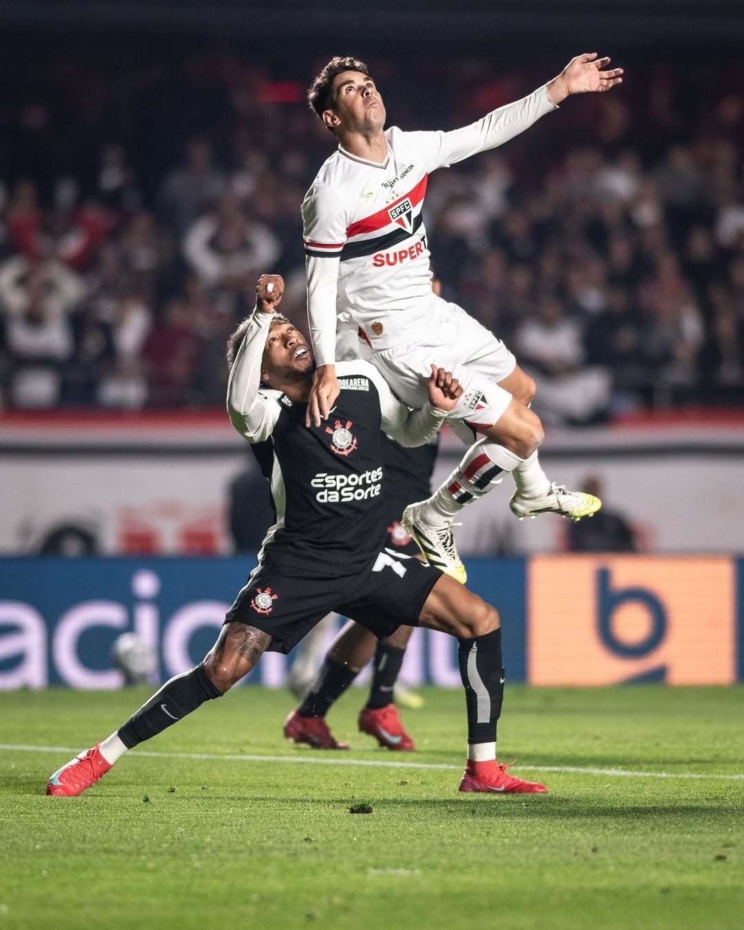 索伯车队绝杀梅赛德斯,皮亚斯特里带队取胜 索伯车队绝杀梅赛德斯,皮亚斯特里带队取胜