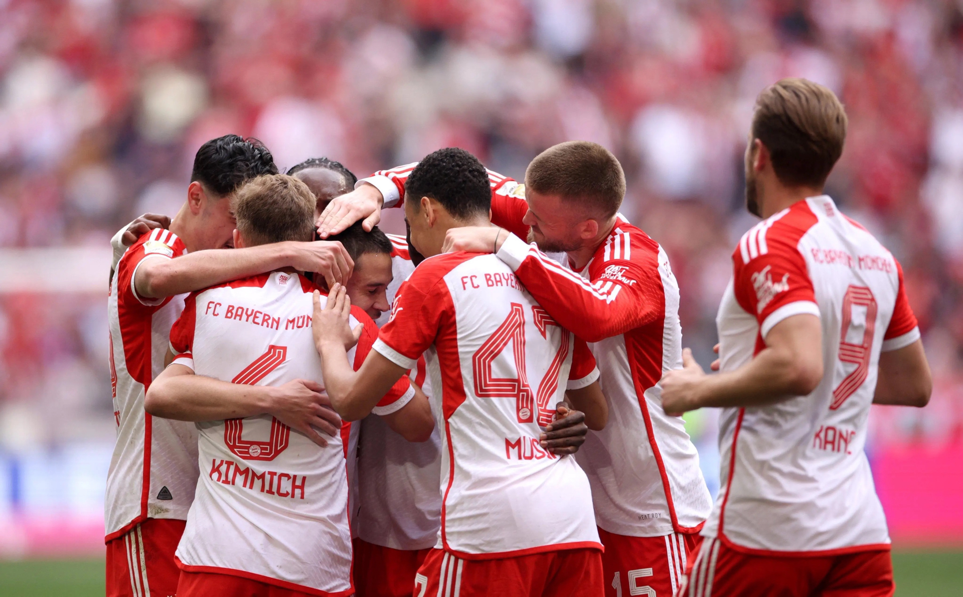 拜仁慕尼黑轻取对手，提前进军强