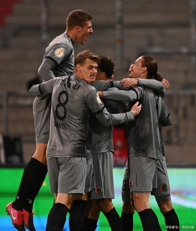 拜仁慕尼黑轻取对手，提前进军强